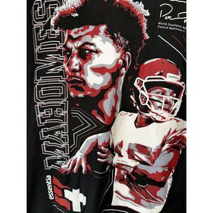 Patrick Mahomes KC Chiefs NFL MVP ,Med, T-shirt Black Essentia water. #A